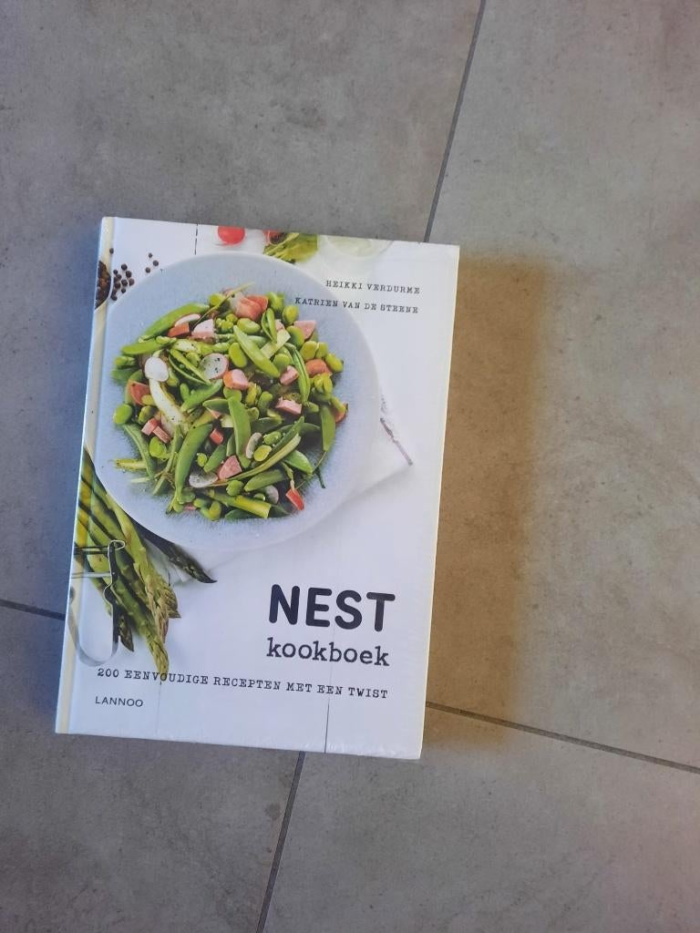 Nest kookboek 20 euro, Ophalen of Verzenden, Zo goed als nieuw