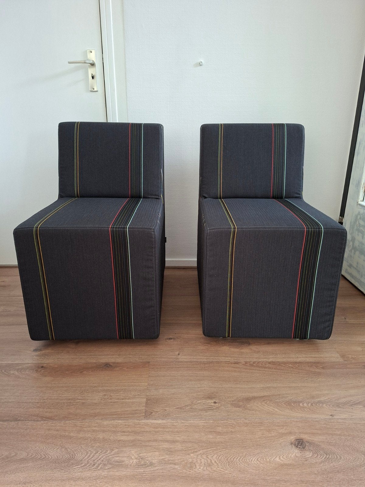Twee Gelderland fauteuils 6901, Ophalen, Zo goed als nieuw, Stof, Design, modern