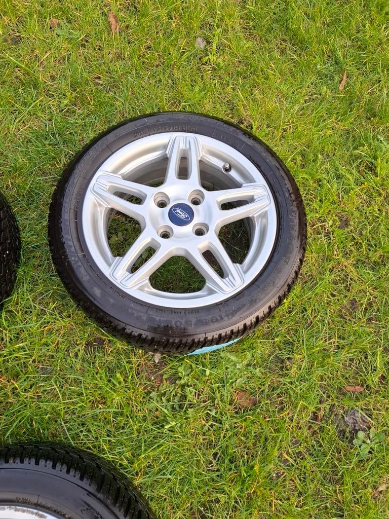 Ford aluminium velgen + winterbanden Dunlop 15 inch, Ophalen, Ford