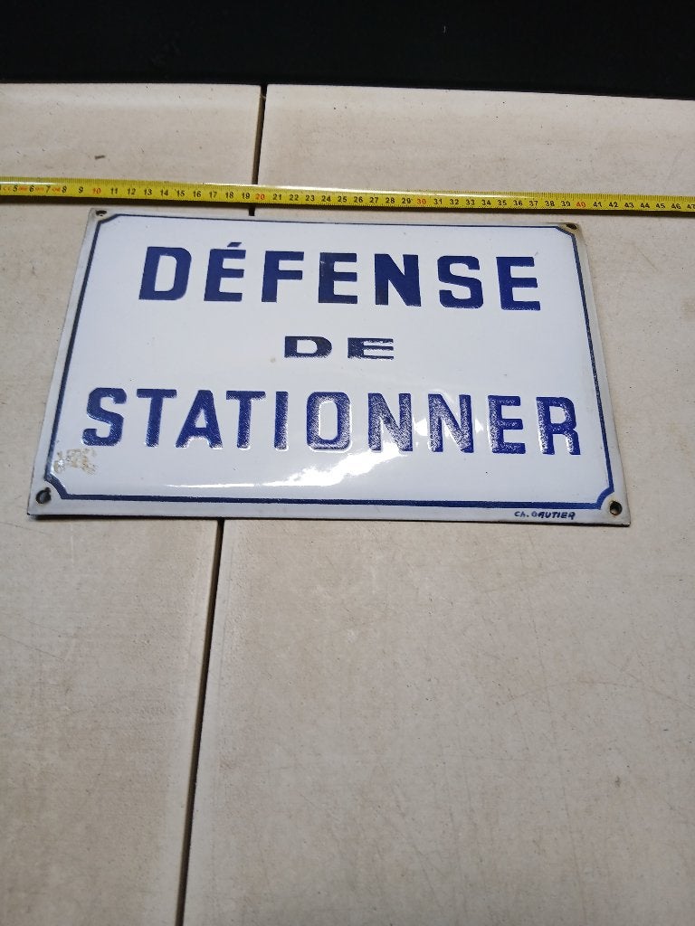 Ancienne plaque émaillée défense de stationner vers 1940, Collections, Enlèvement ou Envoi, Comme neuf, Panneau publicitaire