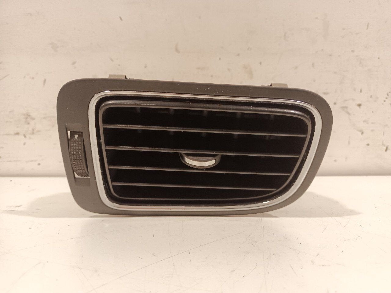 Dashboard luchtrooster links Volkswagen Polo, Onderdelen@venauto.nl, Van der Ven Autorecycling B.V., Gebruikt, Ettenseweg 76, 4706 PB Roosendaal, The Netherlands