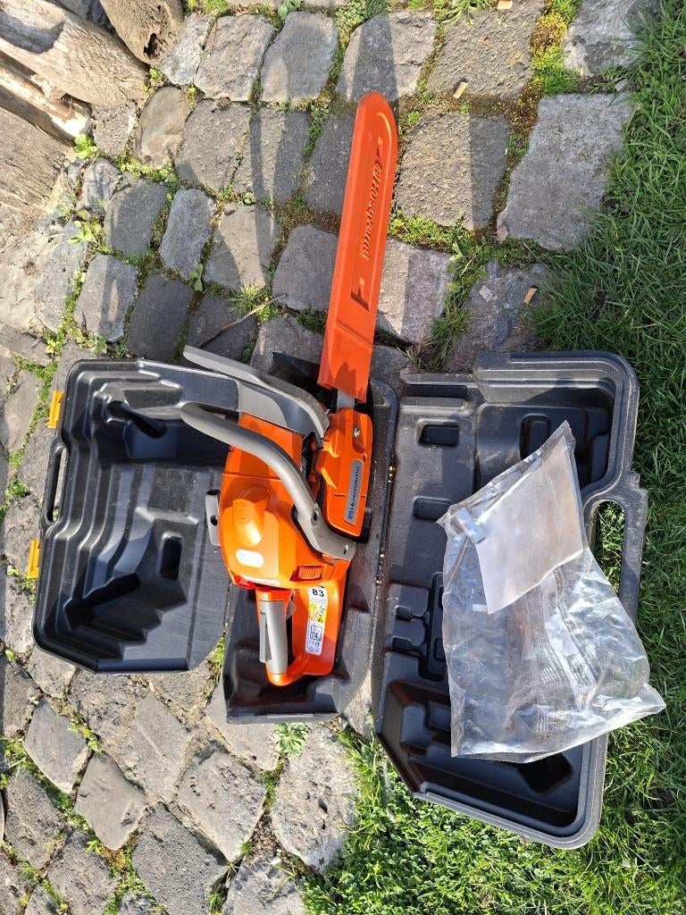 Kettingzaag Husqvarna 135 II, nieuwstaat jaar 2025, Ophalen of Verzenden, Nieuw, Kettingzaag, Husqavarna