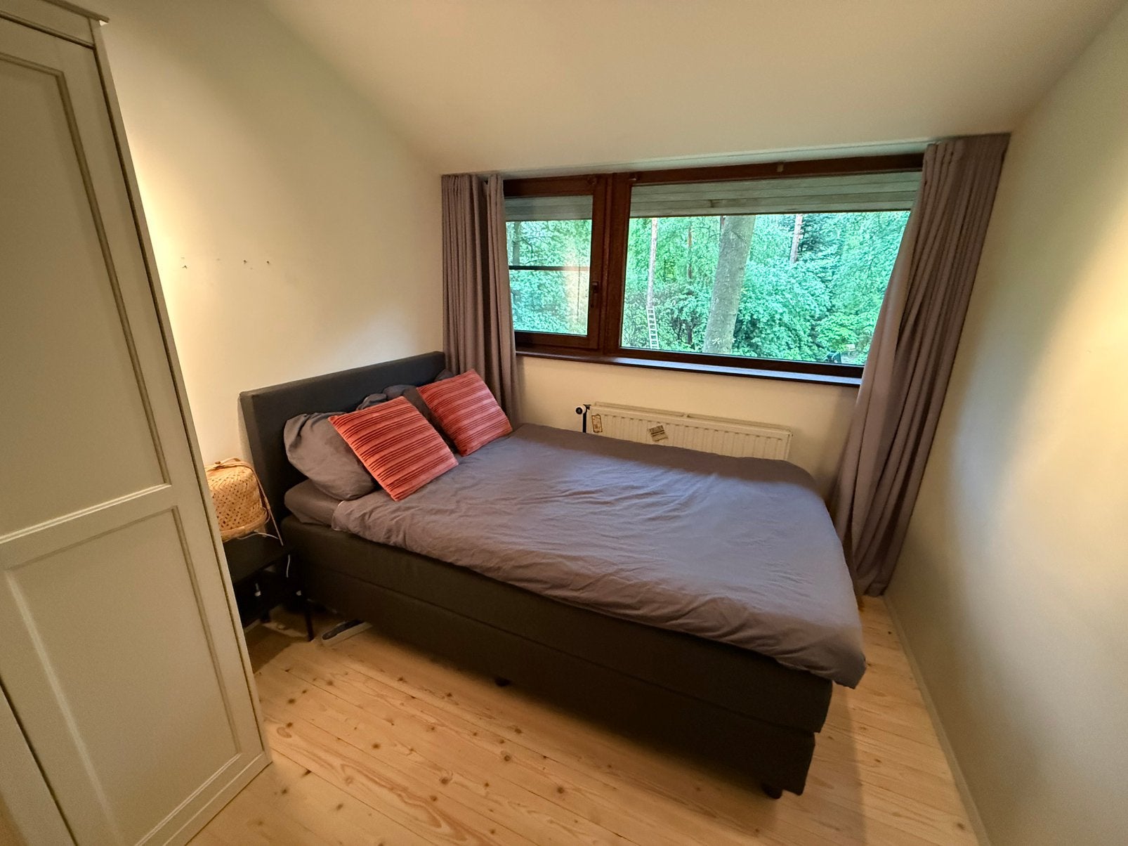 Boxspring (120x200cm twijfelaar), Ophalen, Zo goed als nieuw, Twijfelaar, 120 cm