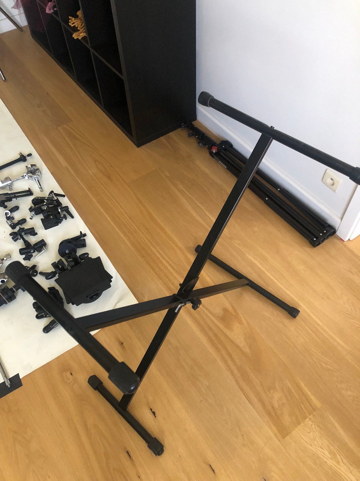 Pied keyboard / synth, Muziek en Instrumenten, Ophalen, Zo goed als nieuw, Muziekstandaard