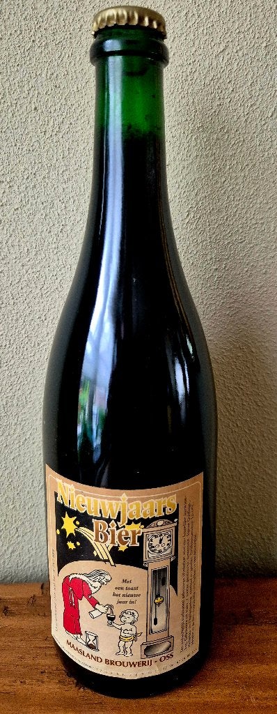 Fles Nieuwjaars bier 8% Maasland Brouwerij uit Oss. proeven?, Verzamelen, Ophalen of Verzenden, Zo goed als nieuw, Flesje(s)
