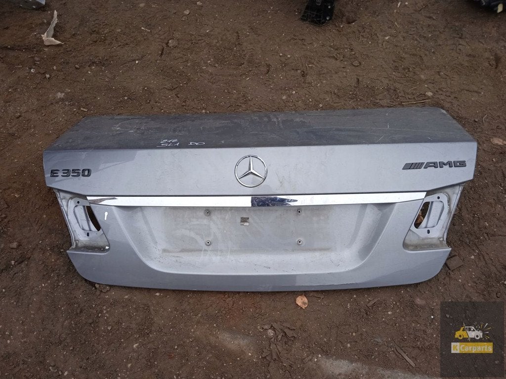 Mercedes W212 achterklep, Gebruikt, Mercedes-Benz AG, Mercedes-Benz, Mercedesstrasse 120
70372  Stuttgart, DE