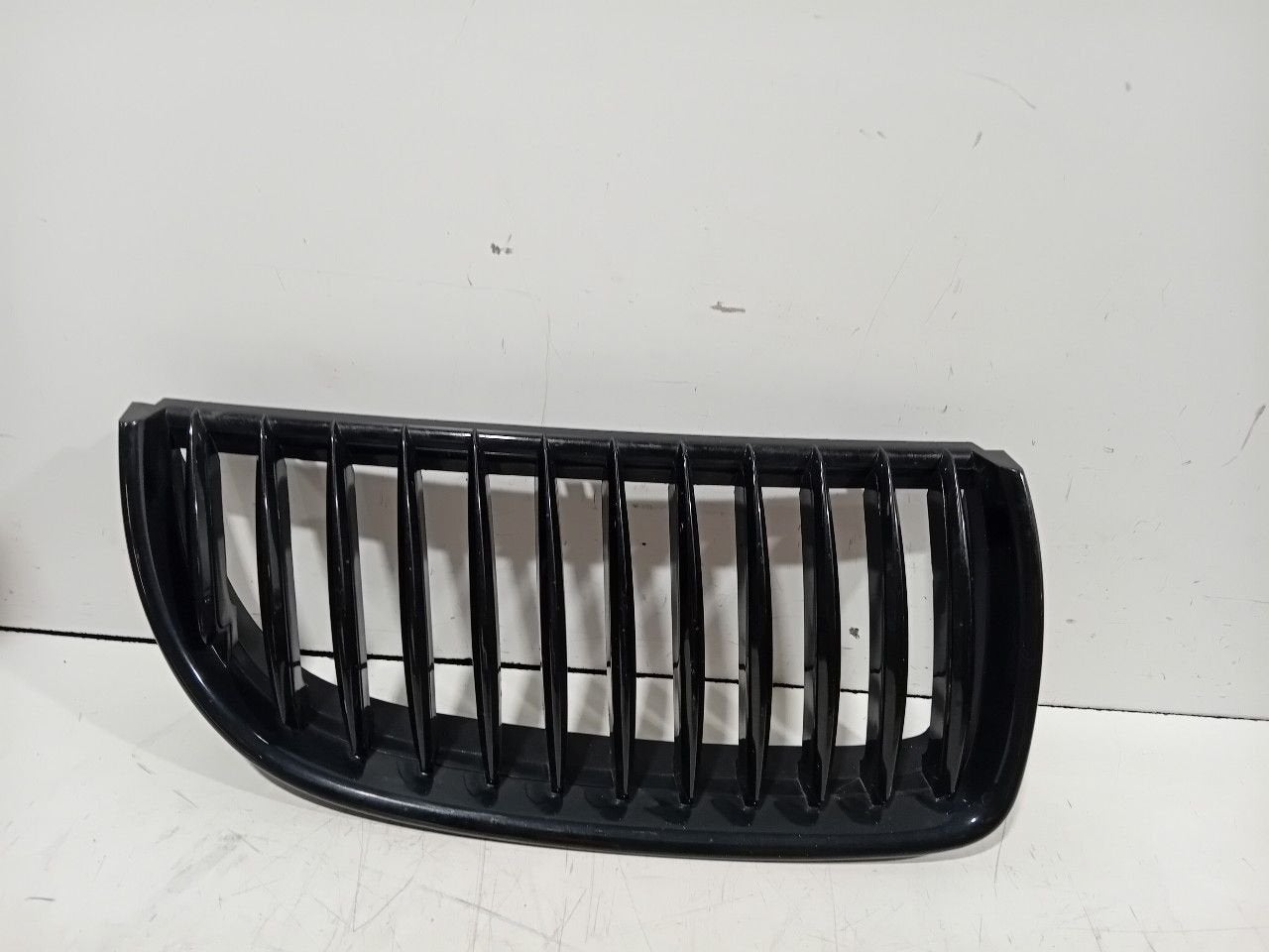 Grillerooster rechts BMW 3 serie, Autos : Pièces & Accessoires, BMW, Onderdelen@venauto.nl, Van der Ven Autorecycling B.V., Ettenseweg 76, 4706 PB Roosendaal, The Netherlands