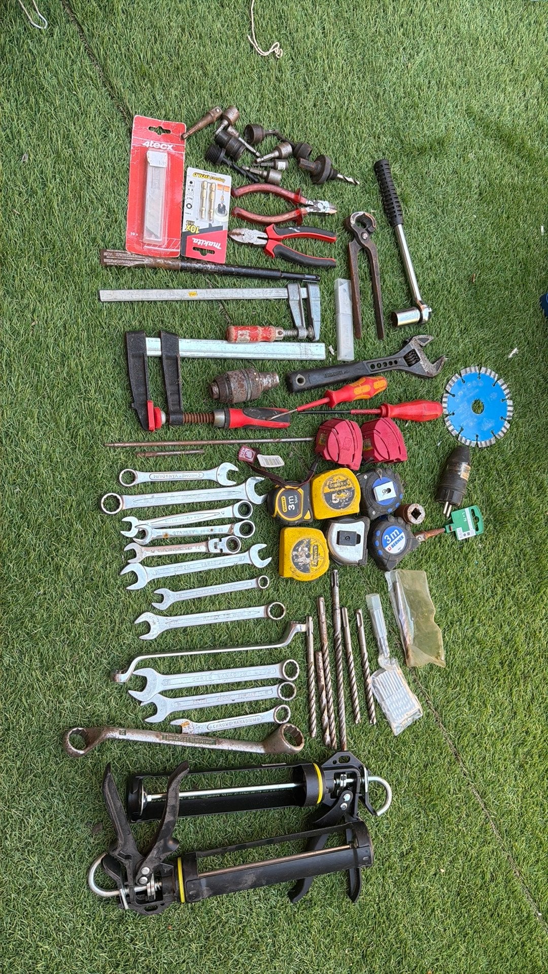 Outils, Enlèvement, Comme neuf