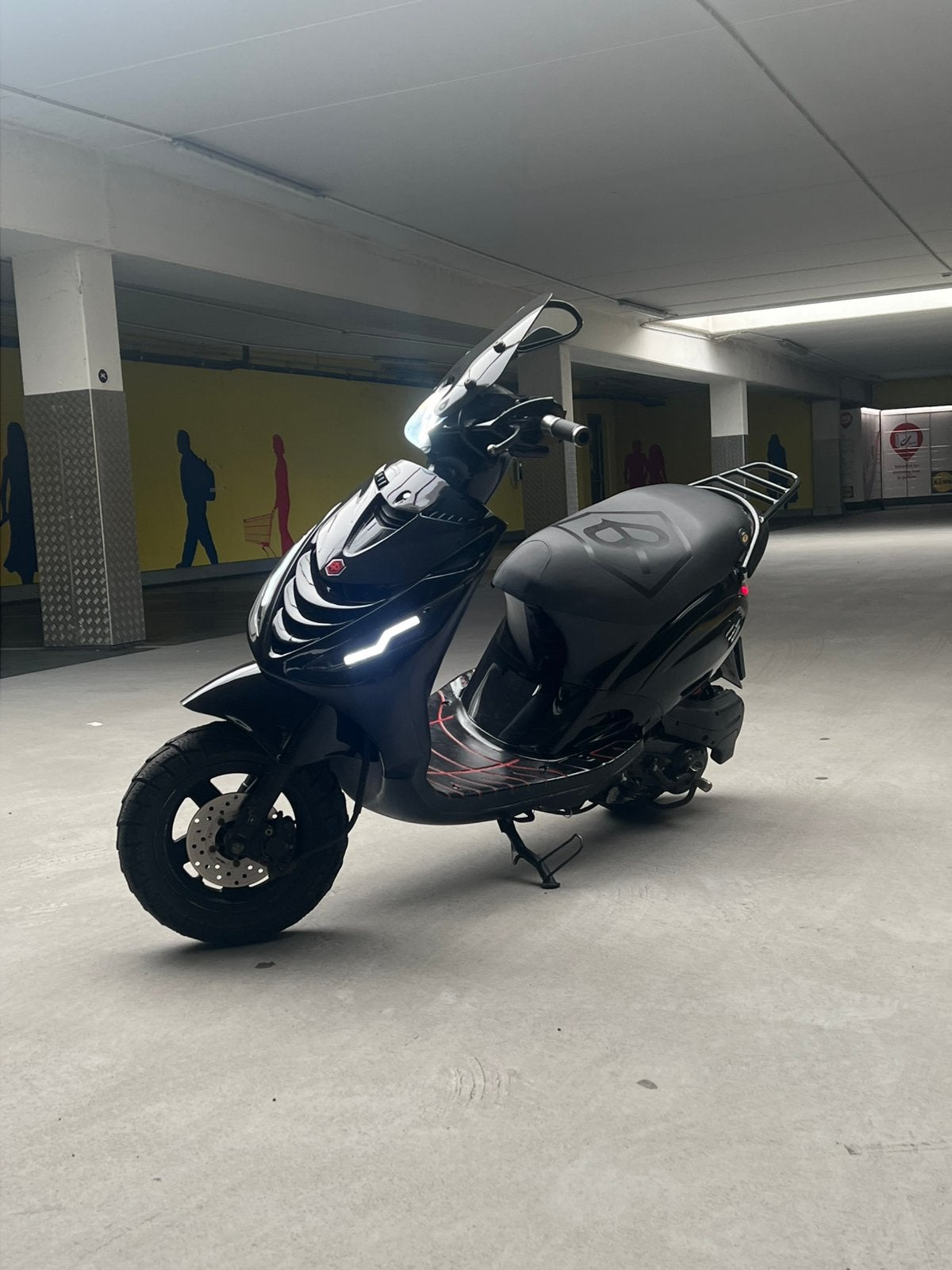 Piago zip 50cc 4t 2v, Fietsen en Brommers, Scooters | Piaggio, Ophalen, Zo goed als nieuw, Zip