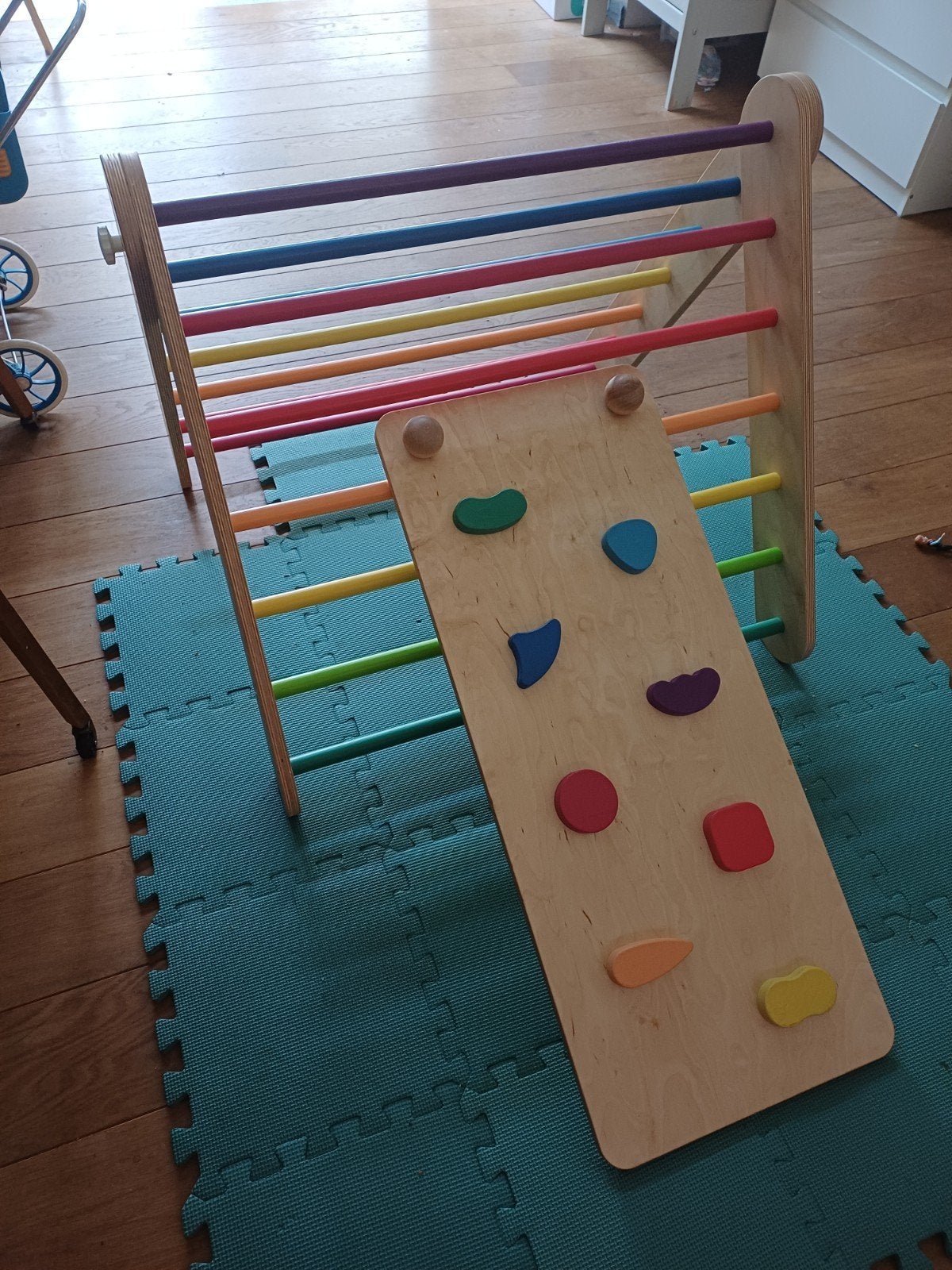 Houten klimrek, Enlèvement