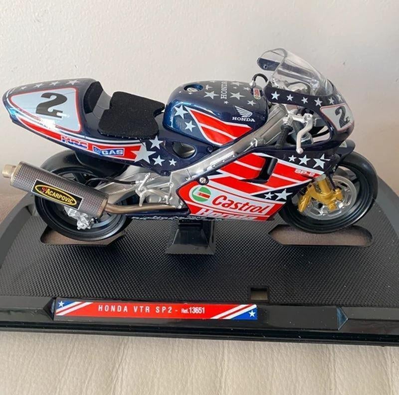 Honda VTR1000 SP-2 1:10 13651, Ophalen of Verzenden, Nieuw, 1:5 t/m 1:8, Motor