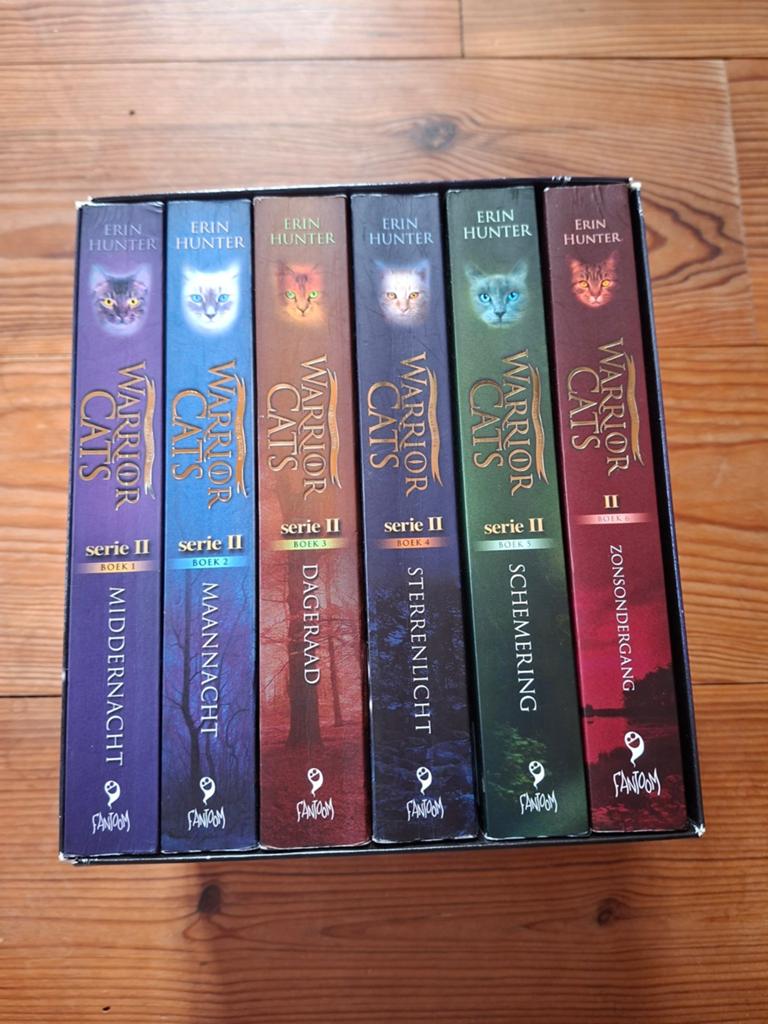 Warrior cats serie II cadeaubox 6 paperback boeken, Boeken, Ophalen, Erin Hunter