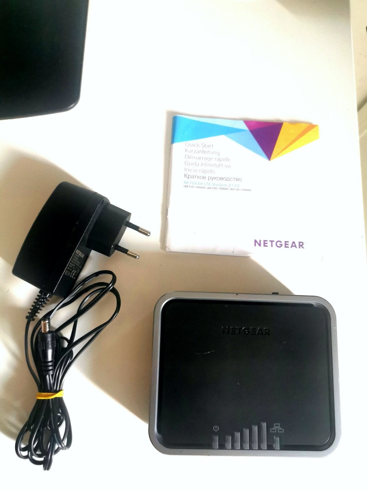 Netgear LB2120 4G LTE modem, Computers en Software, Ophalen of Verzenden, Zo goed als nieuw, Router, NETGEAR