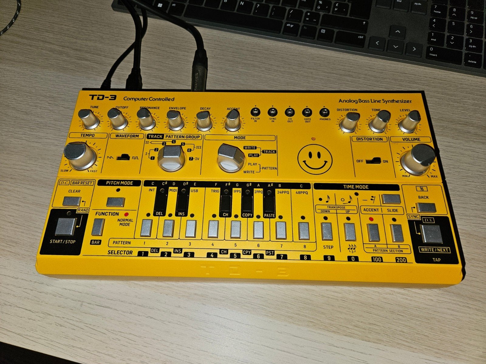 Behringer TD 3 Gele Acid Versie, Muziek en Instrumenten, Ophalen, Zo goed als nieuw, Met midi-aansluiting