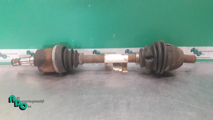 Aandrijfas links-voor van een Ford Focus (Focus 04-), Gebruikt, -, -, Ophalen of Verzenden