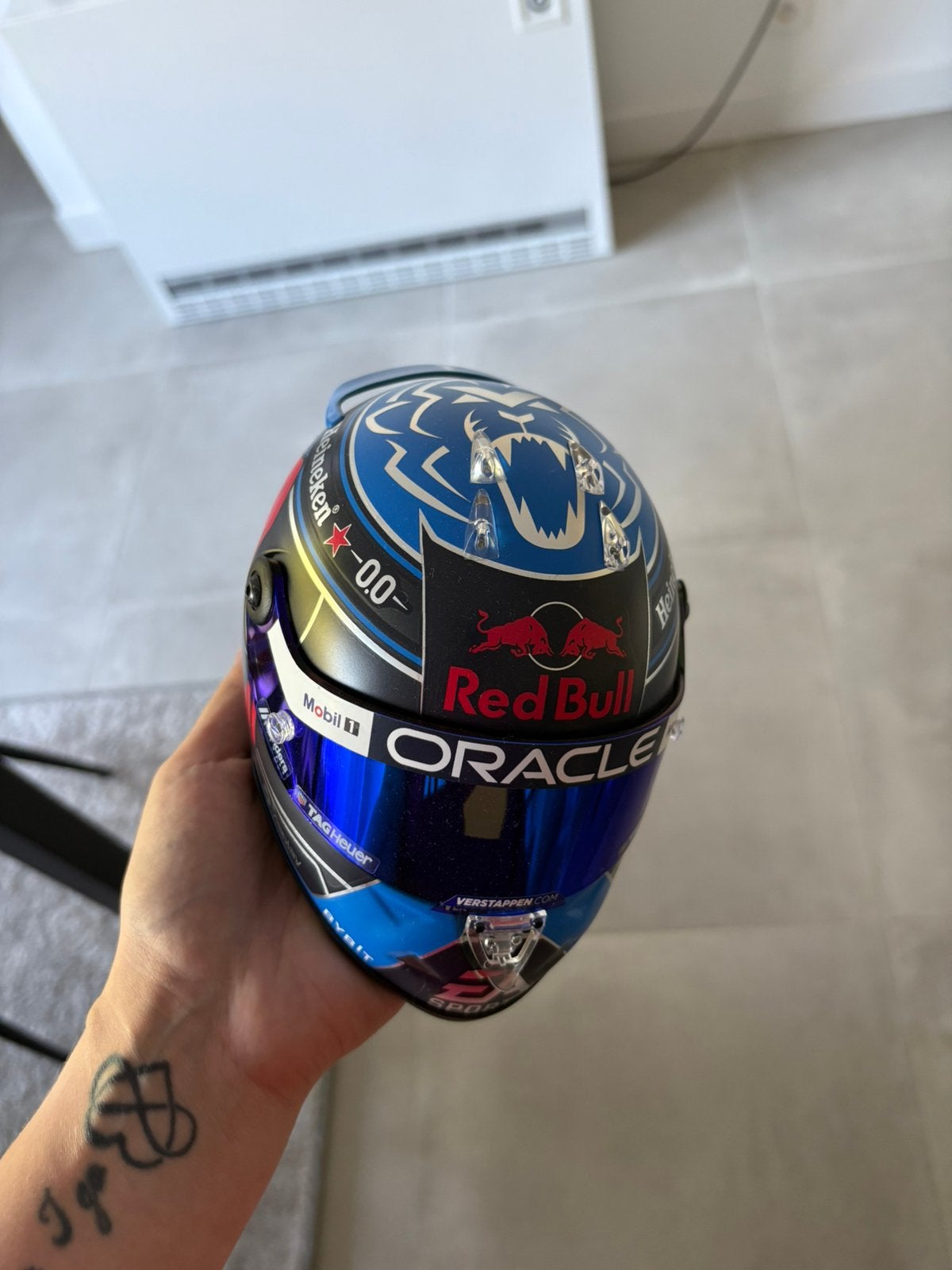 Max verstappen 1:2 helm USA 2024, Collections, Marques automobiles, Motos & Formules 1, Enlèvement, Comme neuf