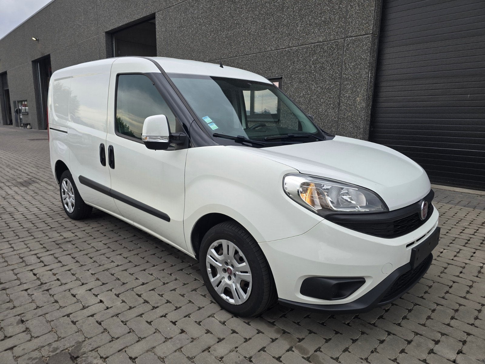 Fiat Doblo JTD 2018 Euro 6d 160dkm navi trekhaak pdc btw, Auto's, Stof, Euro 6, Wit, Bedrijf