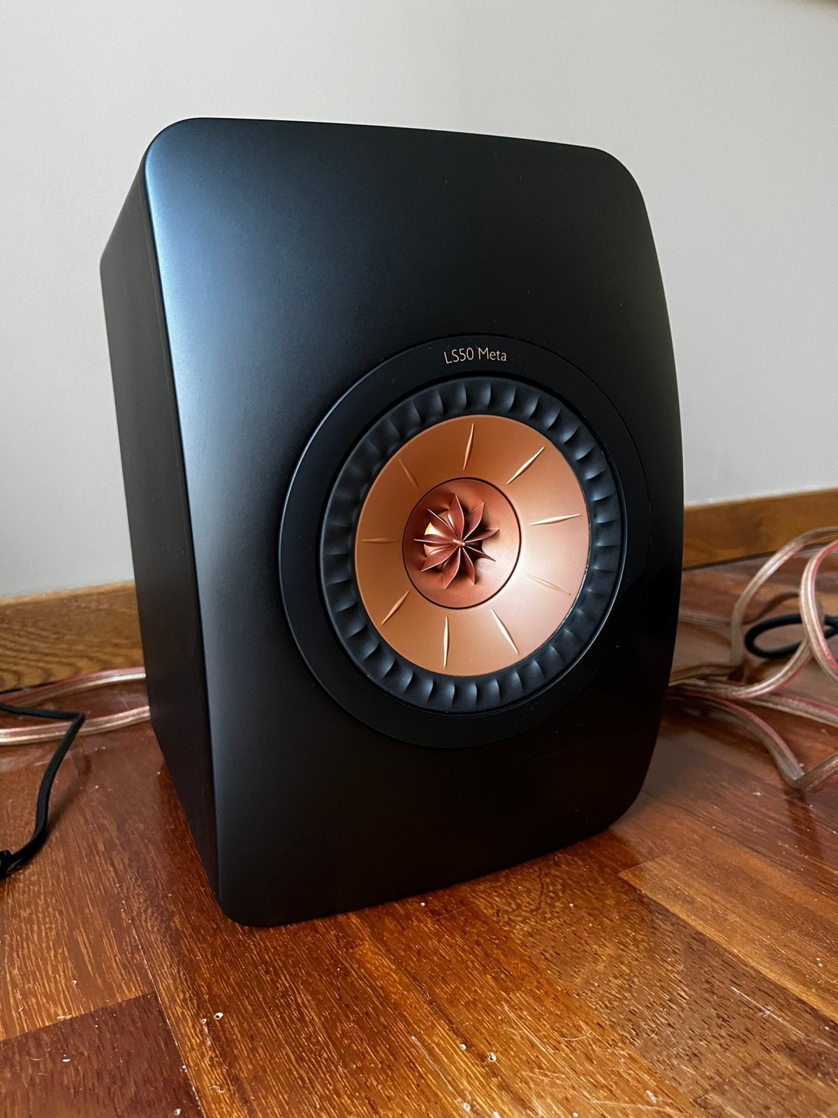 KEF LS50 meta paar (carbon black), Ophalen, Zo goed als nieuw