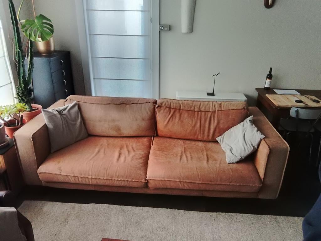 Assise en cuir, daim., Enlèvement