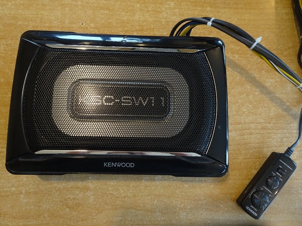 Kenwood KSC-SW11 -  subwoofer & versterker 150W, Enlèvement ou Envoi, Comme neuf