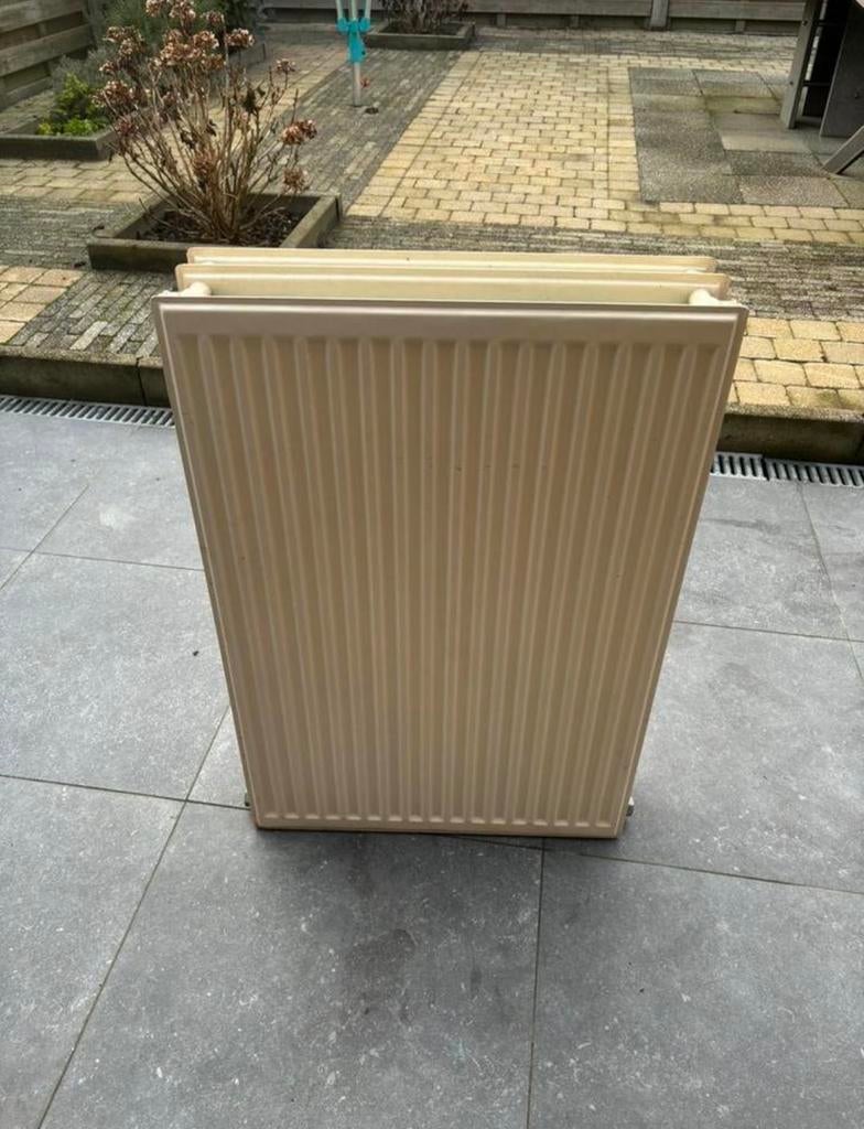 Paneelradiator te koop, Doe-het-zelf en Bouw, Ophalen, Zo goed als nieuw, Radiator