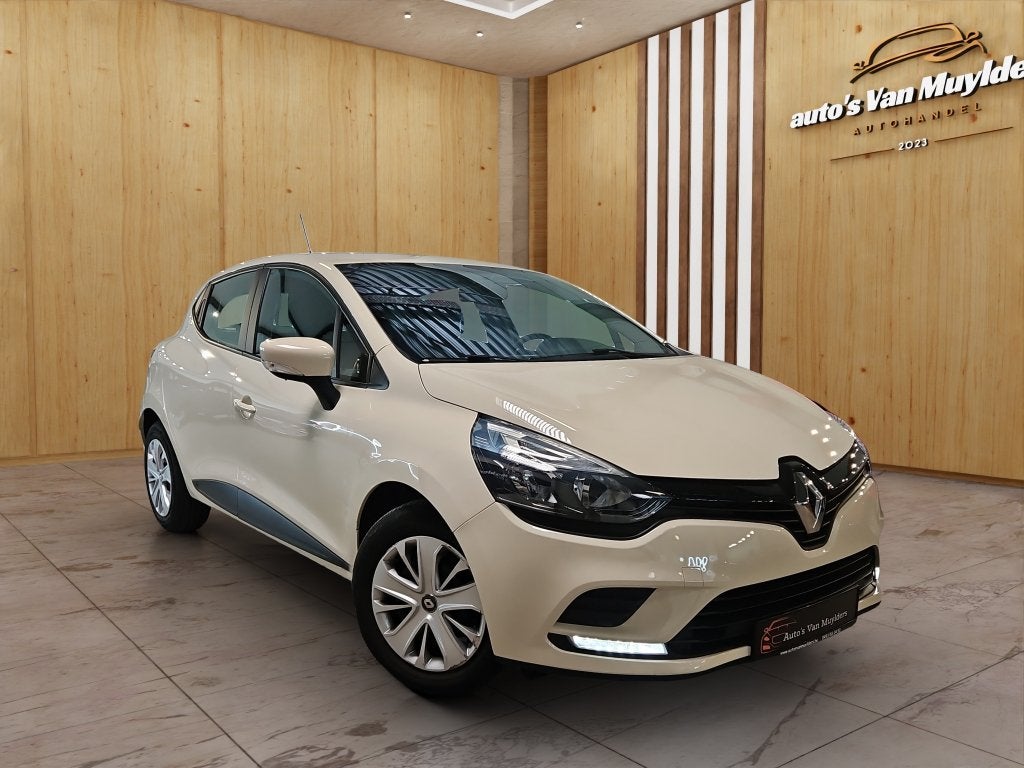 RENAULT CLIO  1STE EIGENAAR  Enkel !! 15600KM !! TOP STAAT, Auto's, Voorwielaandrijving, Stof, https://public.car-pass.be/vhr/57c3c93c-5f49-4ced-830d-752510961e1f