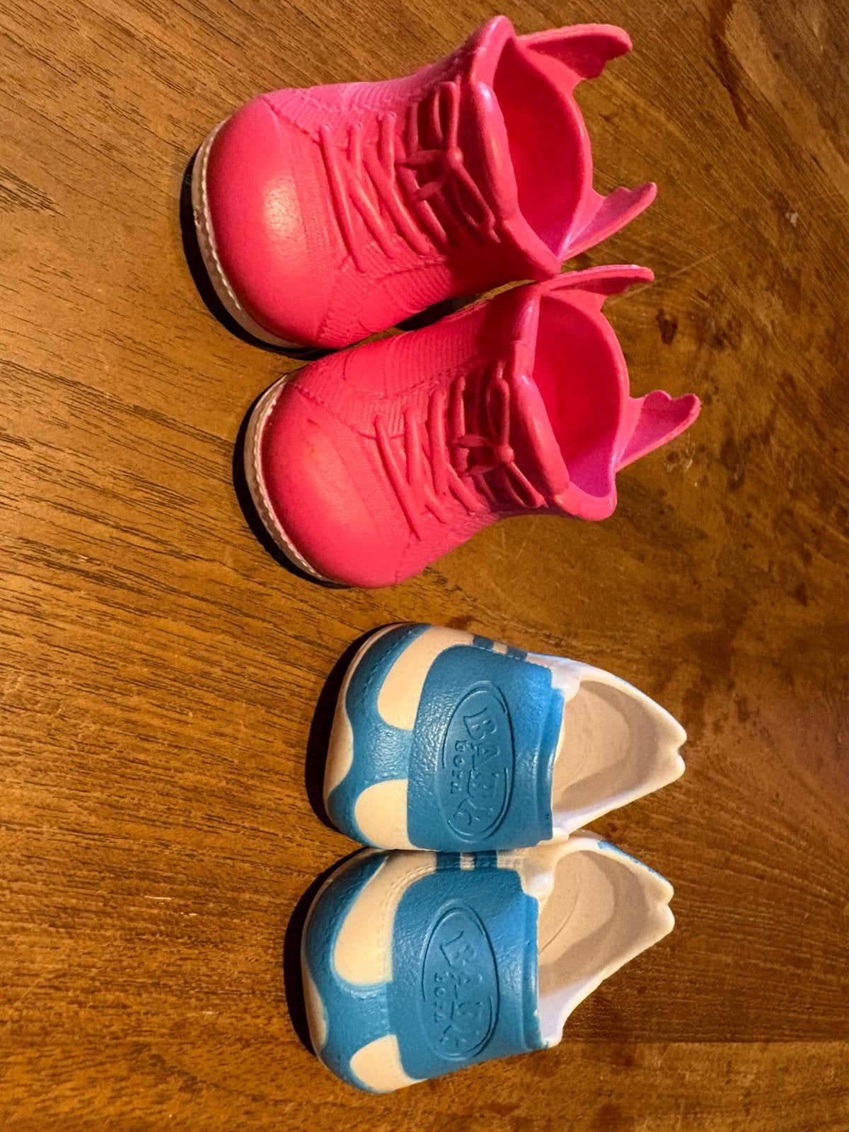 2 paar poppenschoenen, Ophalen, Zo goed als nieuw