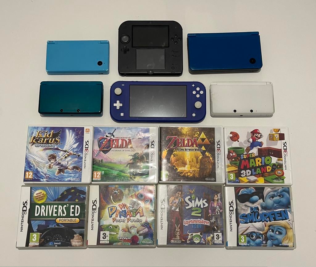 Lot Nintendo consoles + games, Games en Spelcomputers, Spelcomputers | Nintendo 2DS en 3DS, Zo goed als nieuw, 2DS, Blauw, Ophalen