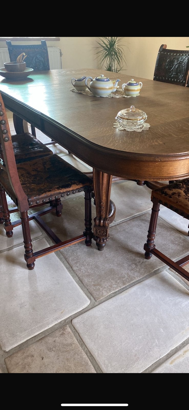 Antieke tafel met stoelen, Ophalen
