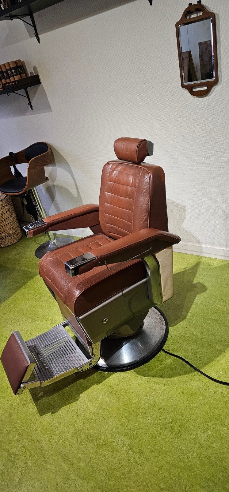 EXCLUSIEF 2 VINTAGE BELMONT BARBIERSTOELEN, Enlèvement