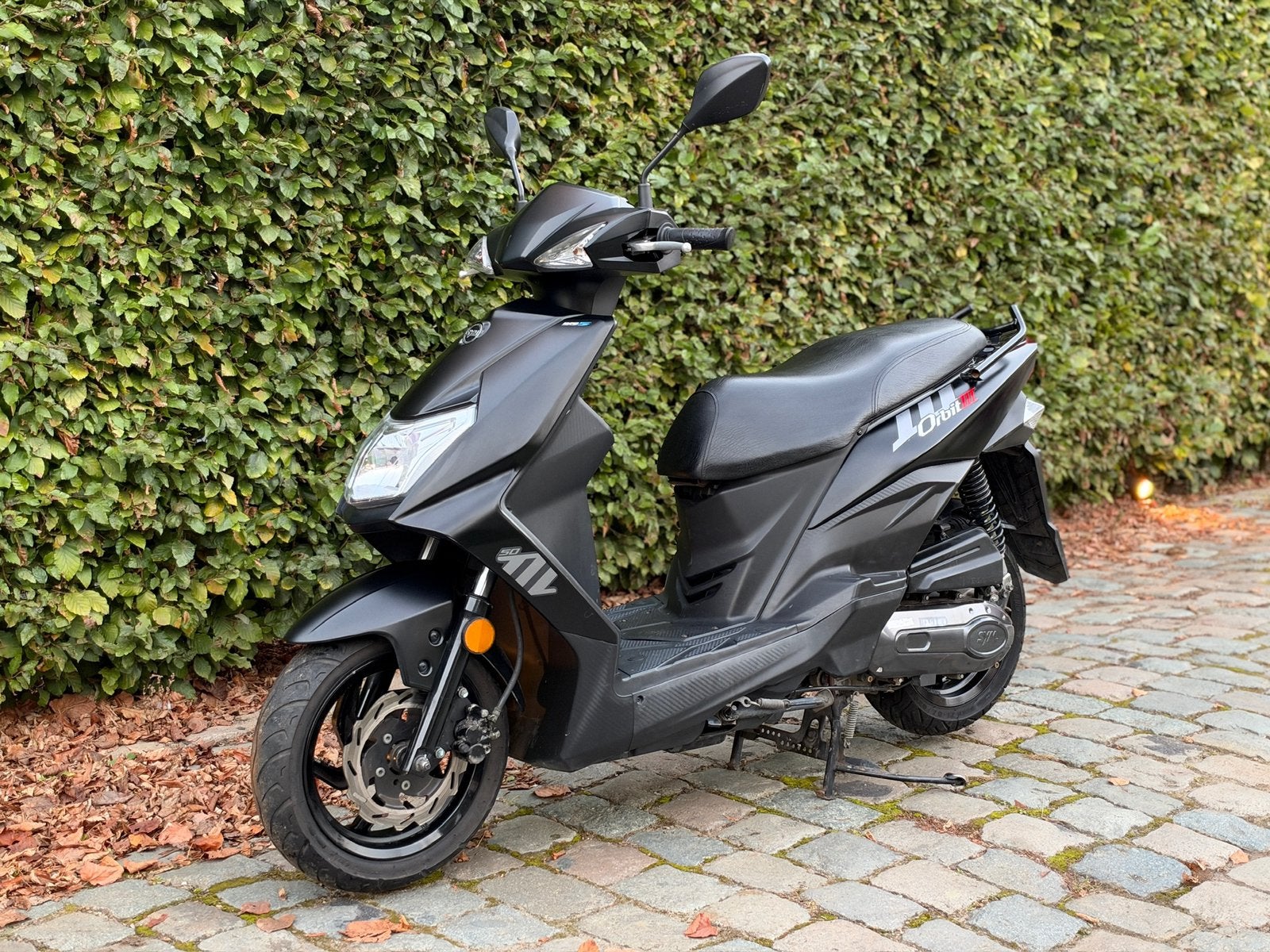 Sym Orbit 3 A klasse - bouwjaar 2024 - 9700km - zeer proper, Ophalen, Klasse A (25 km/u), Zo goed als nieuw, Benzine