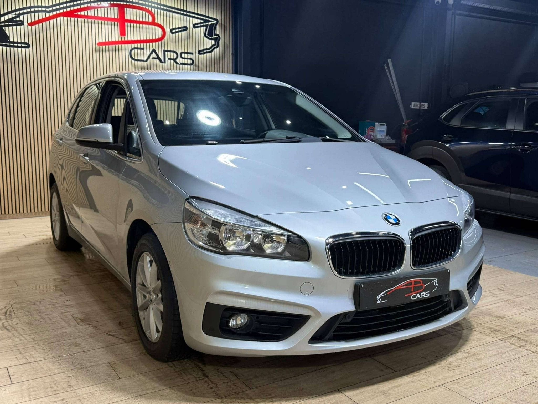BMW 2 Serie 218 I Active Tourer * 1ER PROPRIÉTAIRE * GARANT, Auto's, 100 kW, Stof, Gebruikt, 136 pk