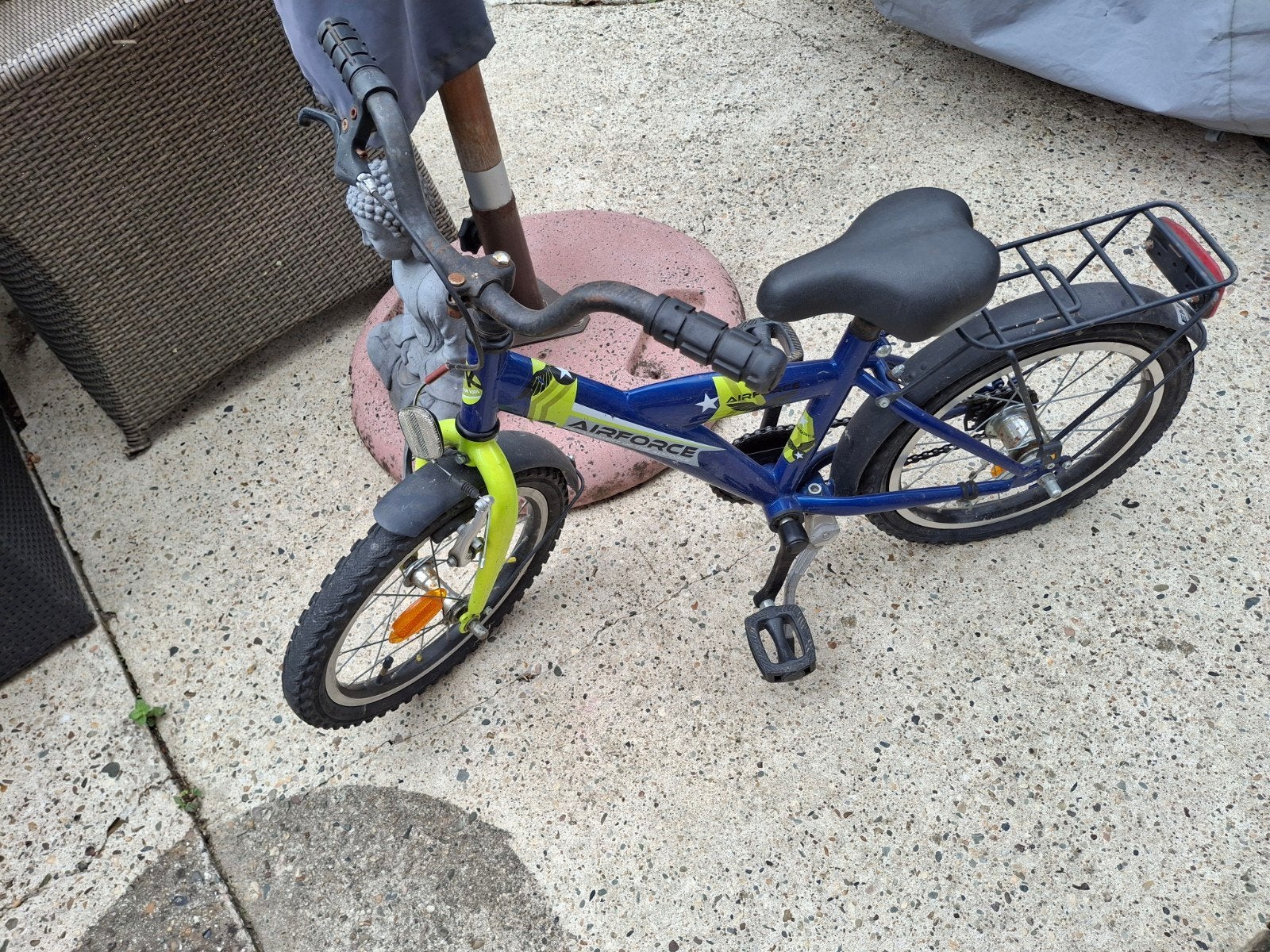 Vélos à réparer, Enlèvement