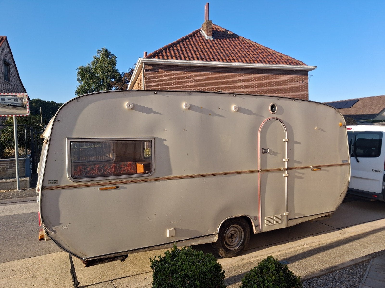 tabhert caravan ,vaste plaats, Particulier, Treinzit, Vast bed