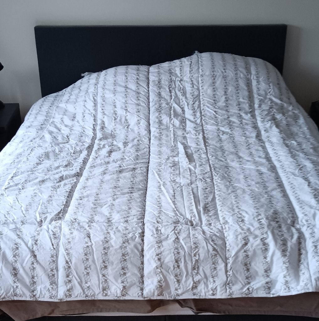 Couette d'hiver 240 x 220, Beige, Autres marques, Enlèvement, Utilisé