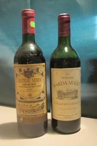 2 grands vins rouges français de 1985, Collections, Vins, Enlèvement ou Envoi, Pleine, Comme neuf, Vin rouge