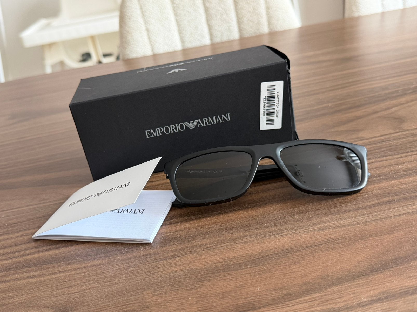 Lunettes de soleil Emporio Armani – avec boîte, Enlèvement ou Envoi, Comme neuf, Lunettes