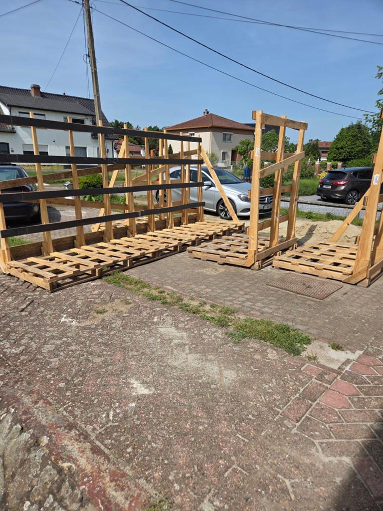 Gratis raam palletten meenemen Genk, Ophalen