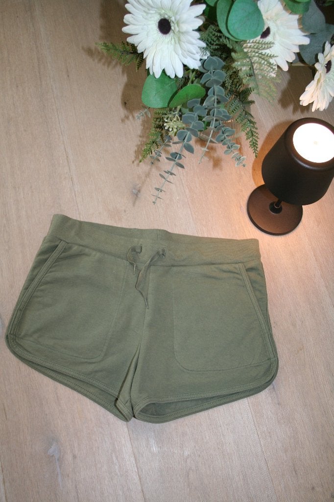 Maat 38 - JBC - kakigroene short, Taille 38/40 (M), Enlèvement ou Envoi, JBC, Comme neuf