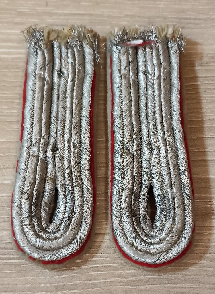 Epaulettes Allemandes Luftwaffe d'artillerie ou Flak ww2, Collections, Envoi, Armée de l'air, Emblème ou Badge