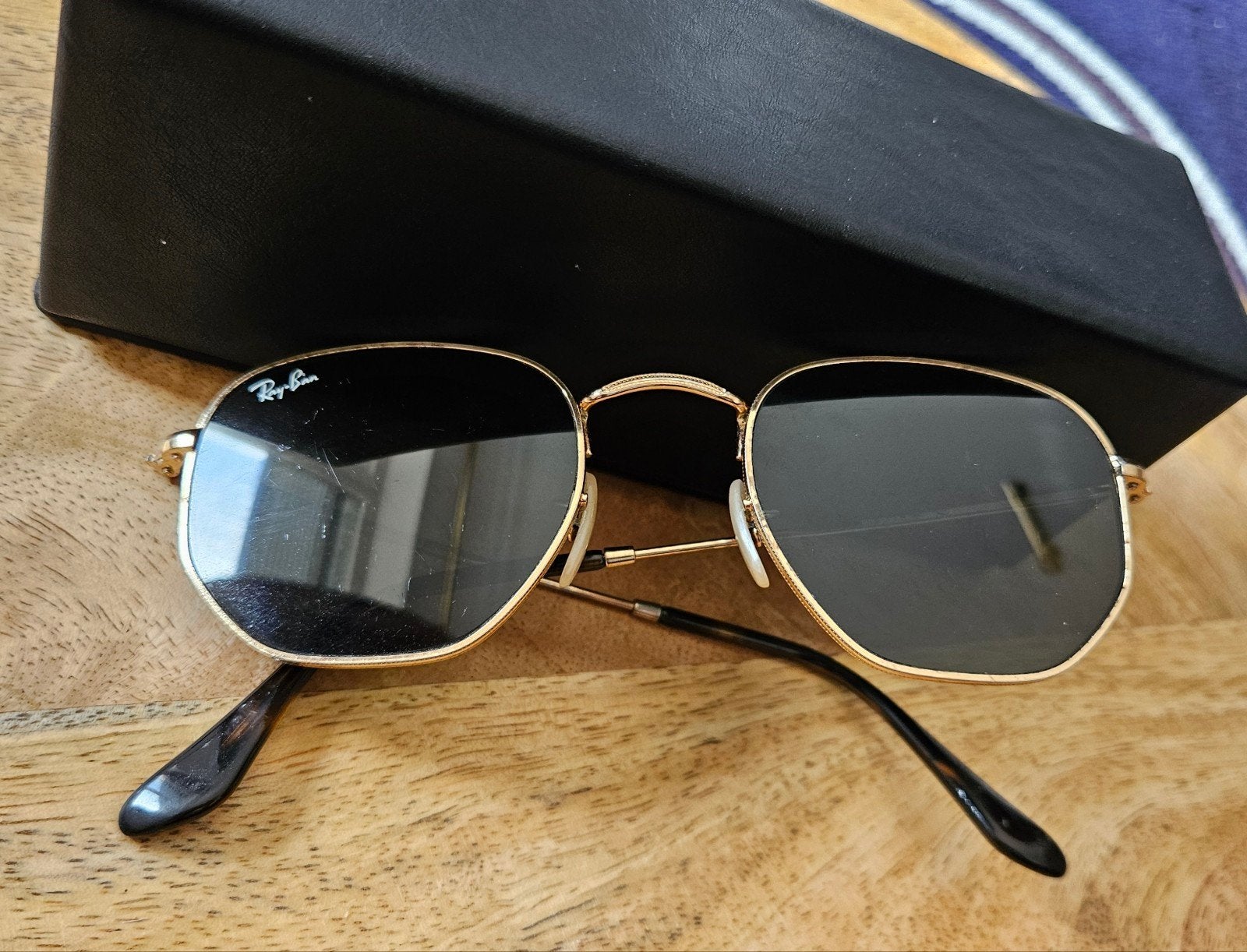 prachtige zonnebril ray ban exagonal ref, 48021, Ophalen of Verzenden