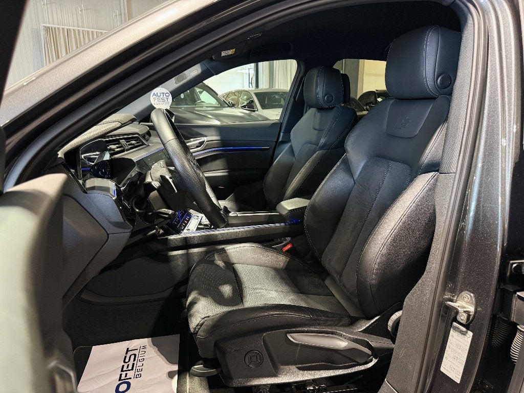 Audi E-Tron 55 Sportback Quattro S-Line gris Daytona, Autos, Achat, Euro 6, Entreprise, Entretenue par le concessionnaire