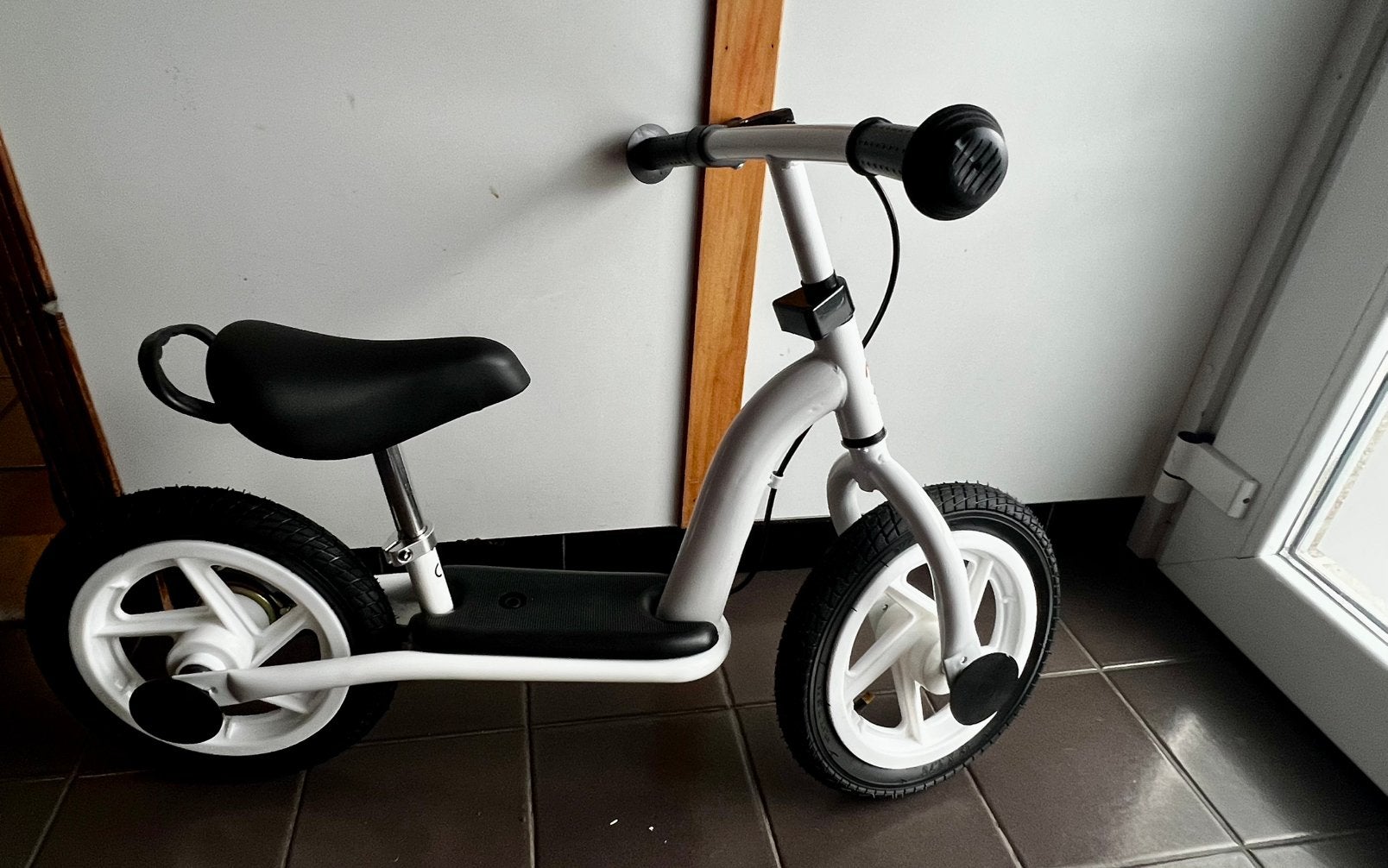 Nieuwe loopfiets 12 inch, Kinderen en Baby's, Speelgoed | Buiten | Voertuigen en Loopfietsen, Ophalen, Nieuw, Loopfiets
