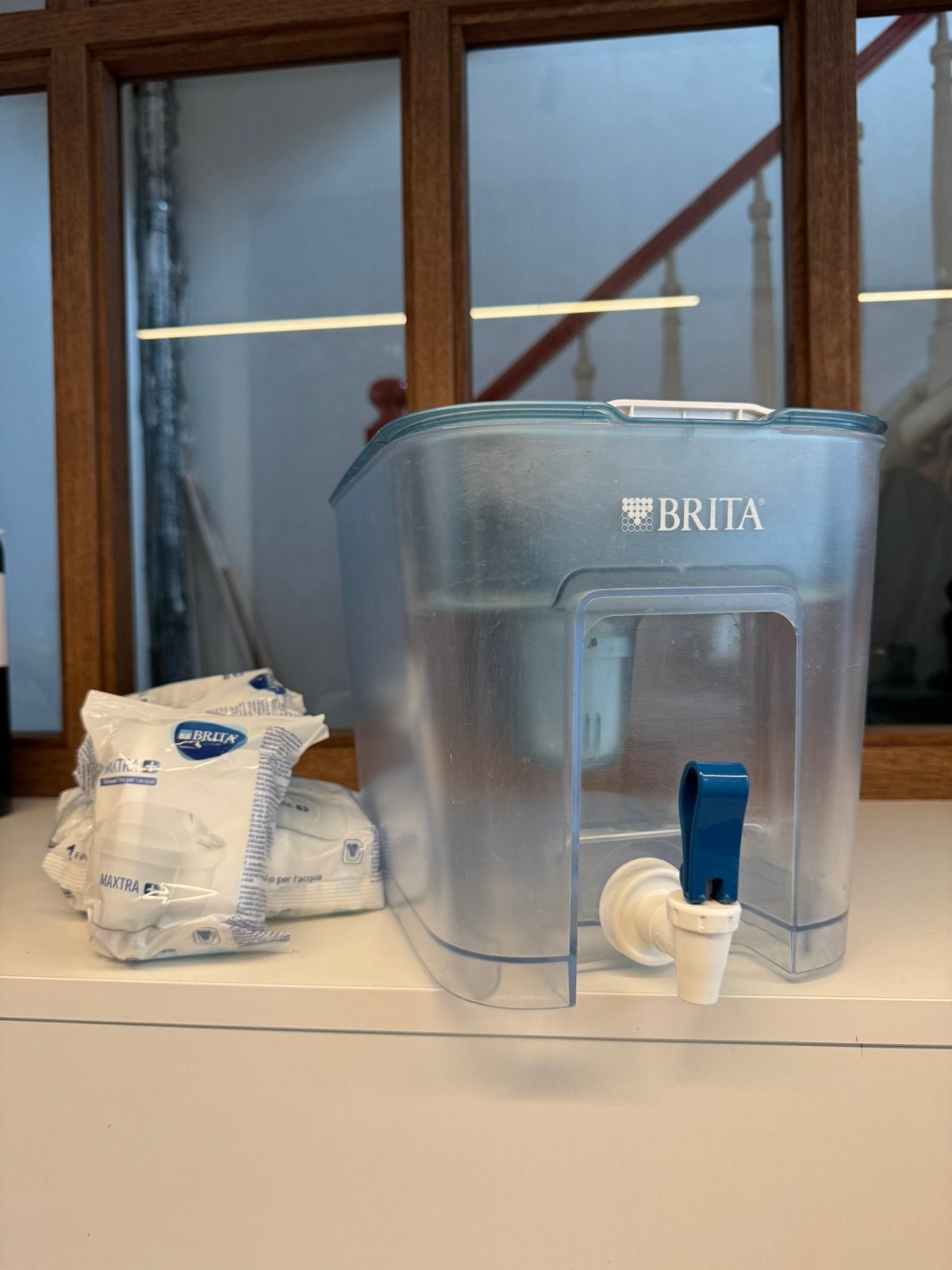 Filtre à eau BRITA Flow avec 4 filtres, Electroménager, Enlèvement, Comme neuf