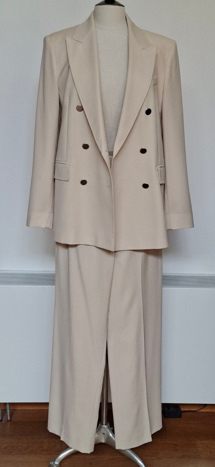 MAX MARA.  (NEW. 828€), Kleding | Dames, Jasjes, Kostuums en Pakken, Ophalen of Verzenden, Maat 38/40 (M)