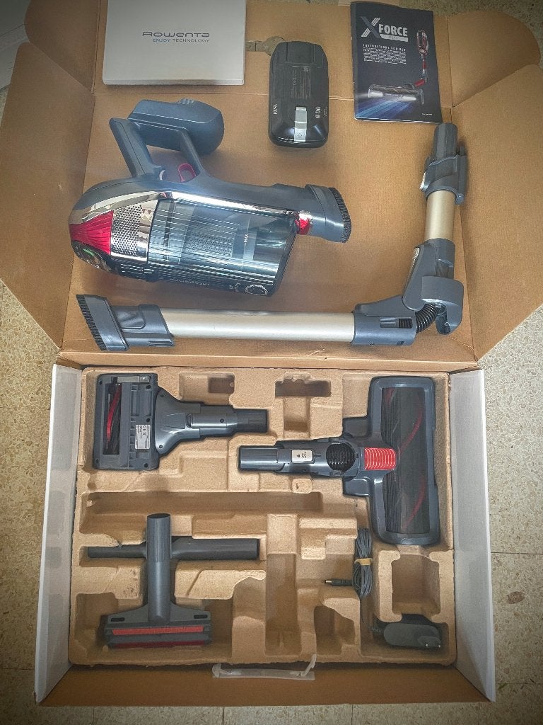 Stofzuiger ROWENTA. ANIMAL Kit, Electroménager, Aspirateurs, Rowenta, Réservoir, Aspirateur balai, Comme neuf
