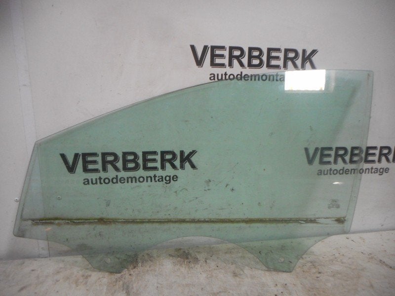 VITRE AVANT GAUCHE Ford Focus 3 (01-2010/01-2020), Henry-Ford-Straße  1
50735  Köln, DE, Ford-Werke GmbH, Kunden@ford.com, Ford