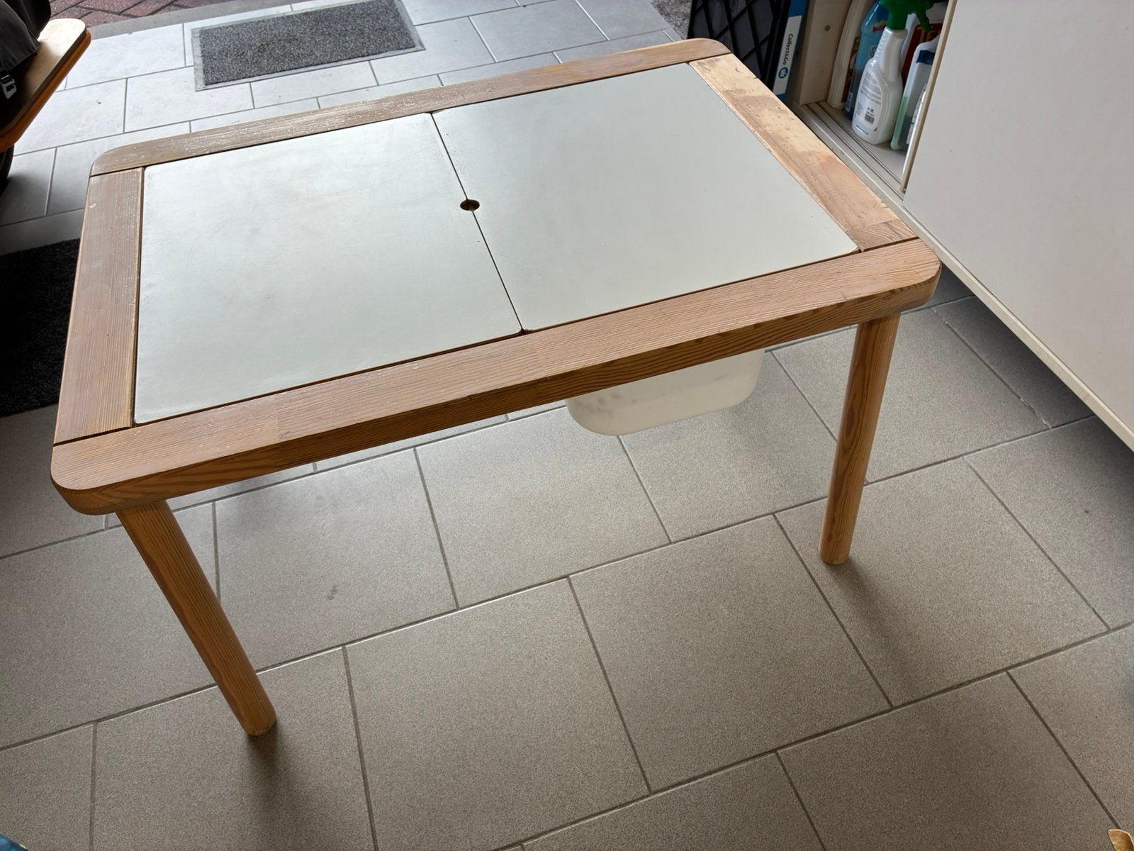 IKEA FLISAT kindertafel + 2 bakken (Trofast) & afdekplaten, Enlèvement, Utilisé