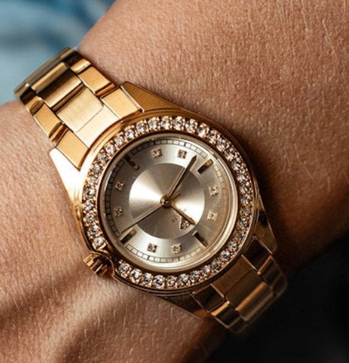 Montre pour femme, Bijoux, Sacs & Beauté, Montres | Femmes, Enlèvement ou Envoi, Comme neuf