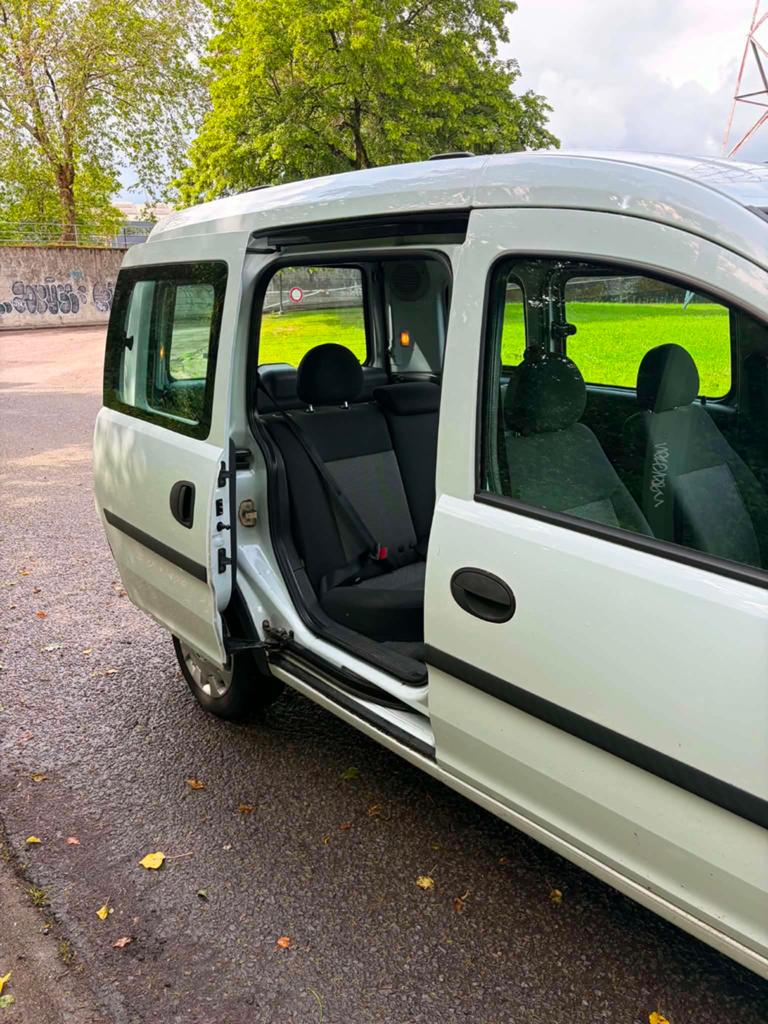 Opel combo 1.3 diesel prêt à immatriculer, Autos, Achat, Boîte manuelle, 5 portes, Tissu